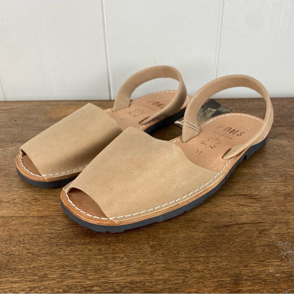 PONS Classic Style Avarca Sandals in Tan size 11